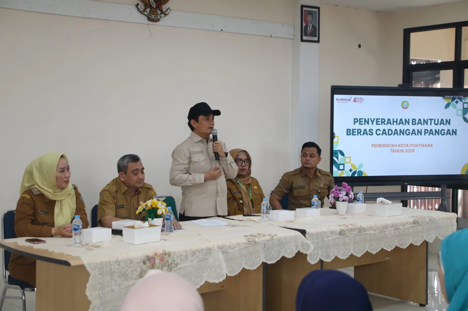 1.220 Kg Beras Cadangan Pangan Disalurkan untuk Warga Sungai Jawi Luar